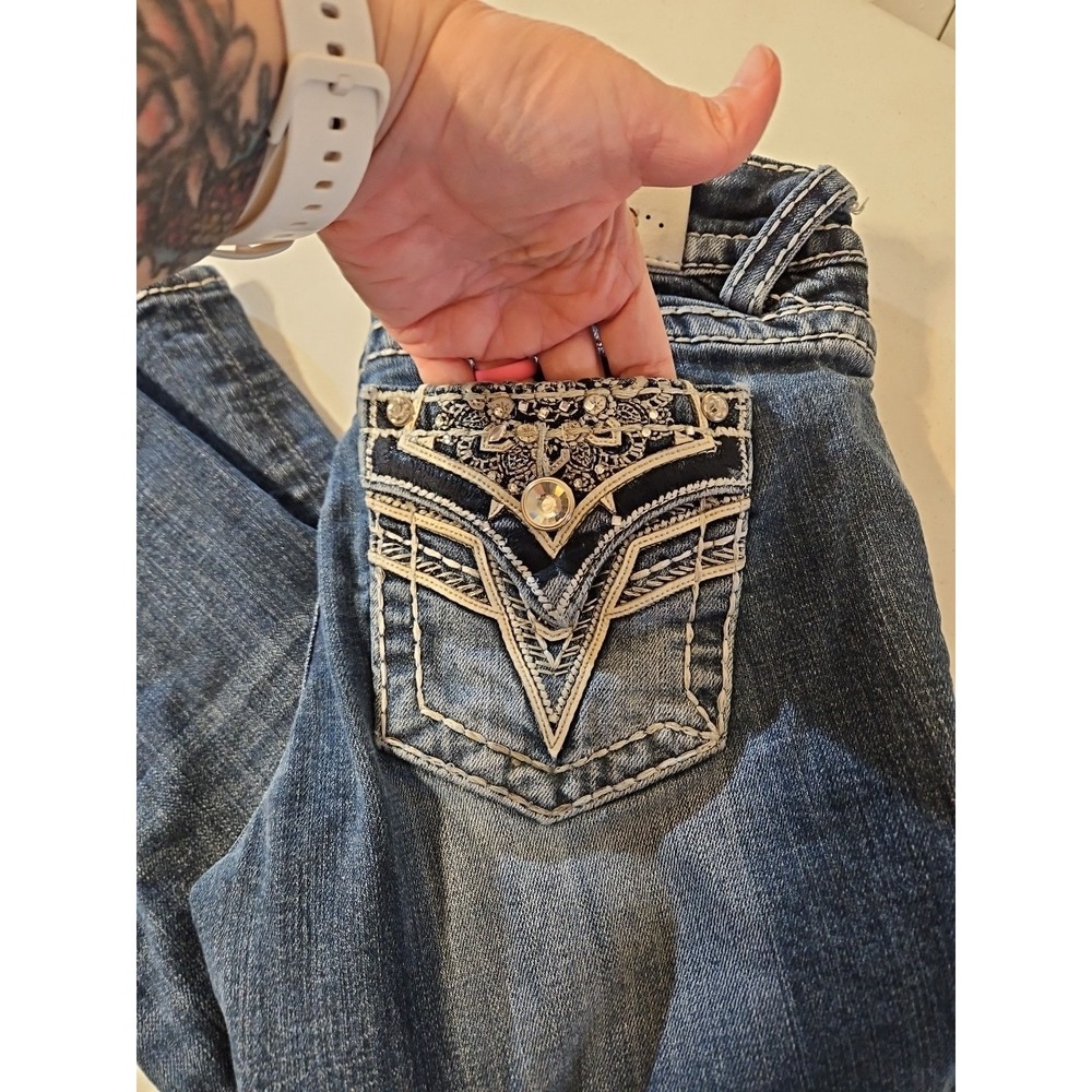 Vigoss Capri Jeans Womens 3/4 "The Dallas Capri" Thick Stitch Rhinestones (A1104 - Picture 3 of 6